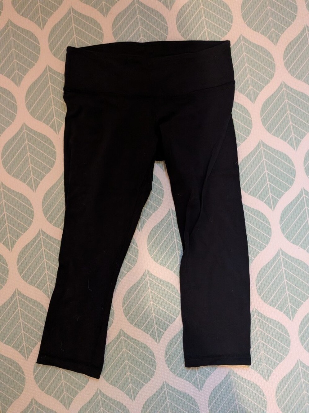 Lululemon Black Athletic Capri Leggings Yoga Pants Approx. 25–26" Waist